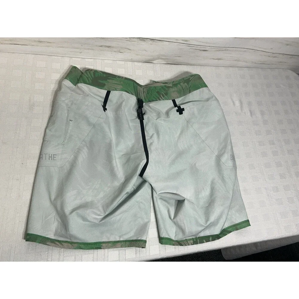 Lululemon Current State Board Short Green Floral Linerless 9.5” Inseam Men’s 33